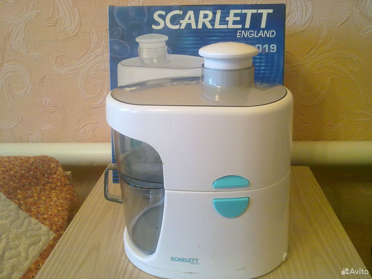 Соковыжималка скарлет sc. Соковыжималка Scarlett SC-019. Соковыжималка Scarlett England. Соковыжималка Скарлетт SC. Тестирование соковыжималка Скарлет SC -19.