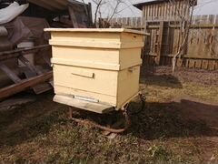 Продам улей и полный комплект пчеловода