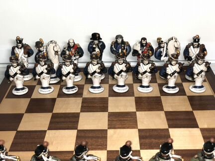 Коллекционные шахматы из фарфора 