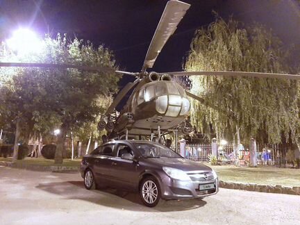 Opel Astra 1.8 МТ, 2009, седан