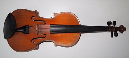 Немецкая фабричная скрипка + 3 смычка