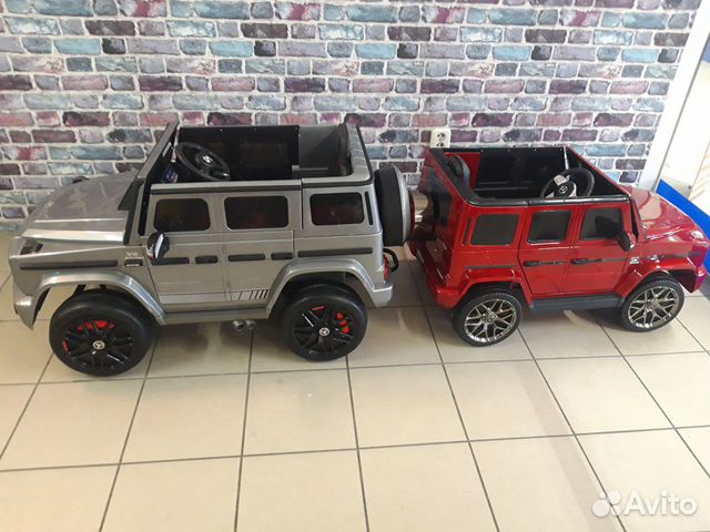 Детский электромобиль с пультом от года