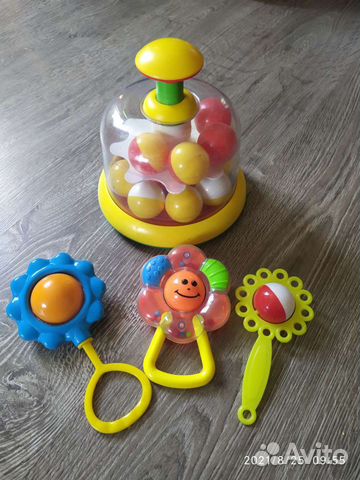 Юла-карусель и погремушки