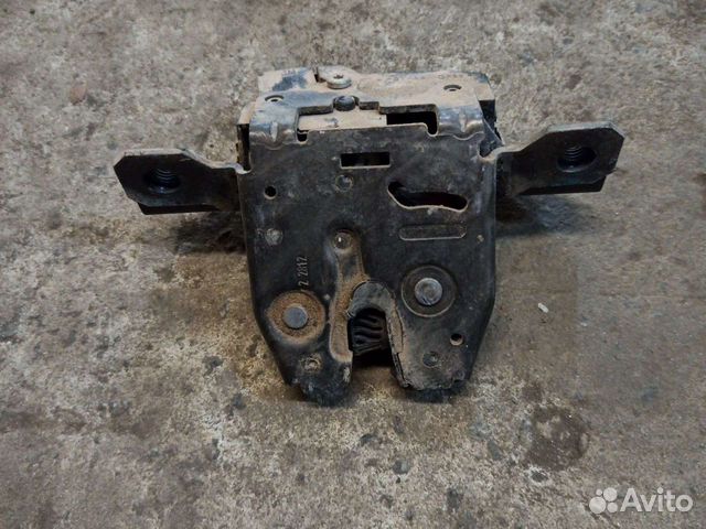 Замок крышки багажника Chevrolet Cruze хетчбэк