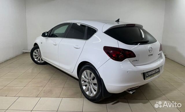 Opel Astra `2010