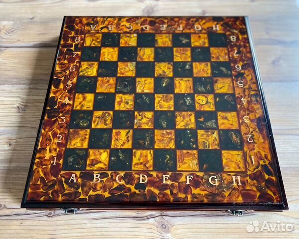Янтарные шахматы. Шахматы из янтаря 