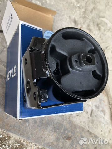 Подушка (опора) двигателя задняя правая