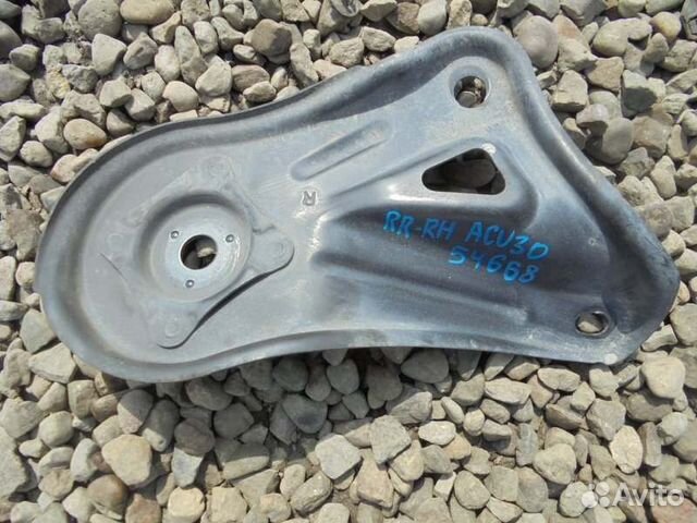 Кронштейн балки двигателя задний правый Toyota