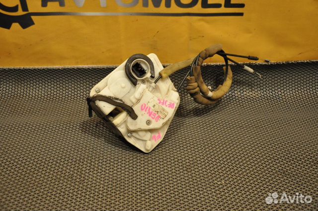 Замок двери передний левый mazda Demio dejfs