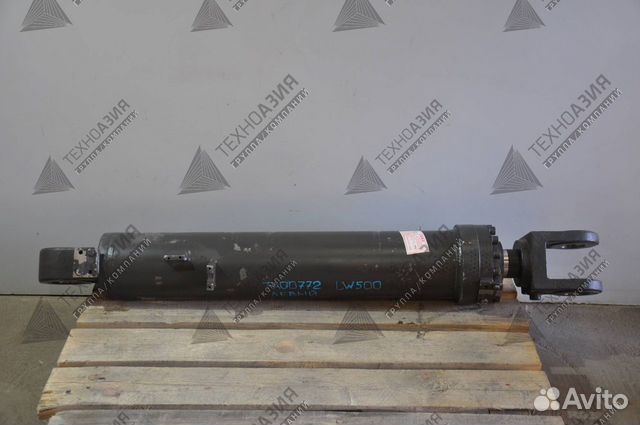 Гидроцилиндр подъема стрелы левый xcmg LW500FN