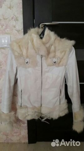 Куртка белая с мехом Куртка белая с мехом