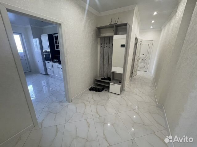 

2-к. квартира, 80 м², 2/23 эт.