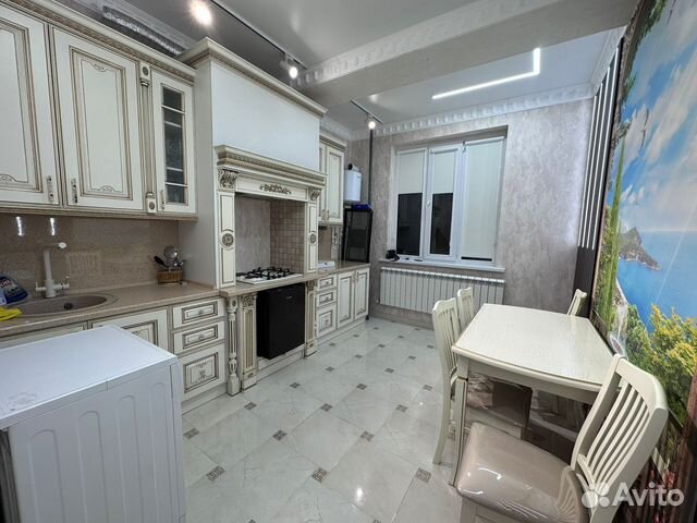 

1-к. квартира, 53 м², 8/10 эт.