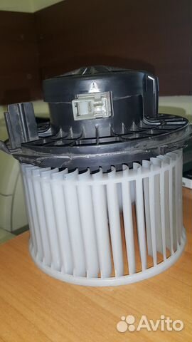 Запчасти Nissan Tiida моторчик отопителя Запчасти Nissan Tiida моторчик отопителя