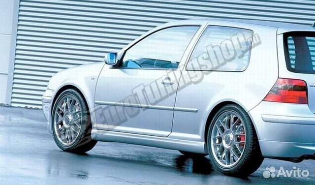 Пороги накладки VW Golf 4 в юбилейном стиле Пороги накладки VW Golf 4 в юбилейном стиле
