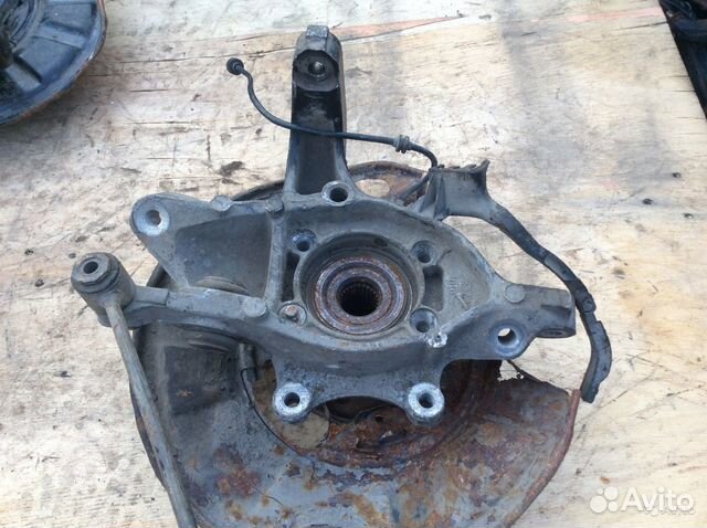 Кулак задний со ступицей Mercedes-Benz W221 W216