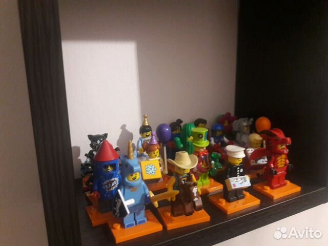 Lego minifigures 18 Lego minifigures 18