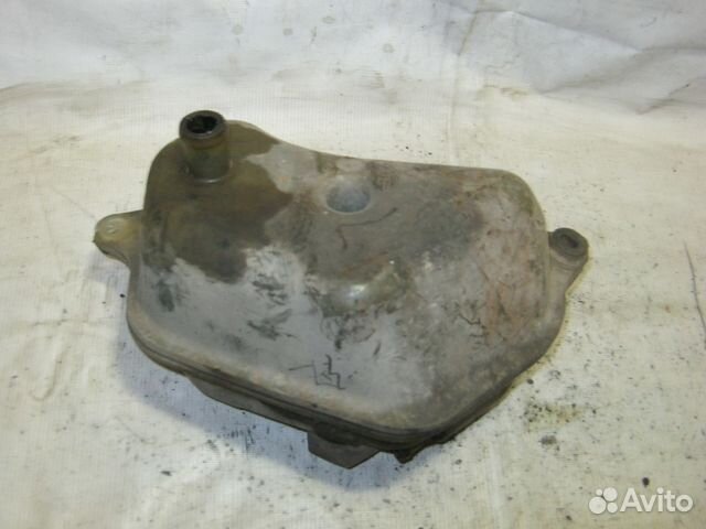 Бачок расширительный audi 80/90 B2 Бачок расширительный audi 80/90 B2