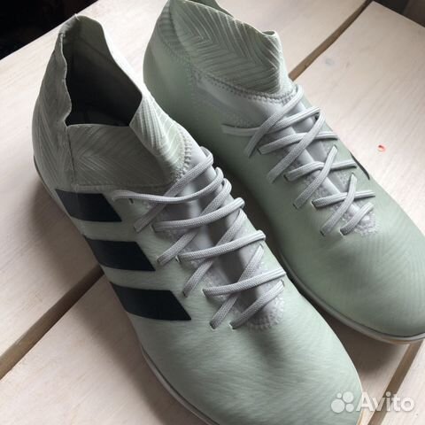 Футбольные бутсы Adidas Футбольные бутсы Adidas