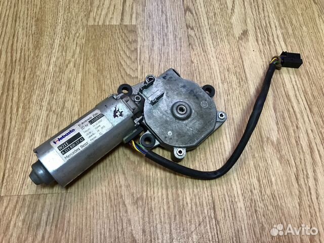 Моторчик люка Mercedes W221 W211 Моторчик люка Mercedes W221 W211