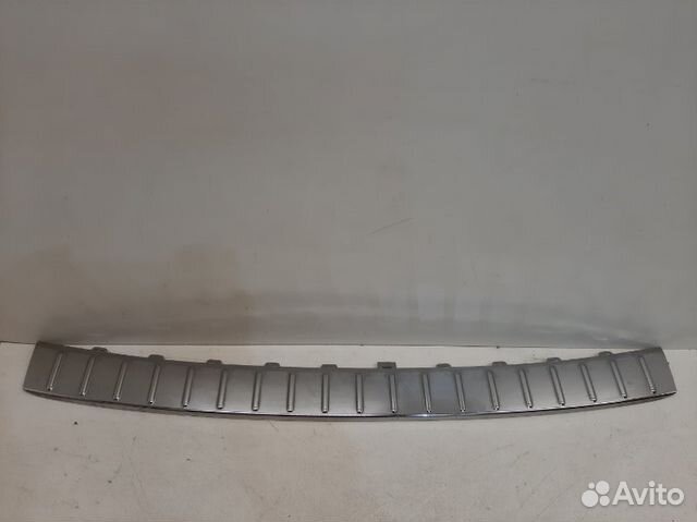 Накладка бампера задняя верхняя Volkswagen Touareg Накладка бампера задняя верхняя Volkswagen Touareg