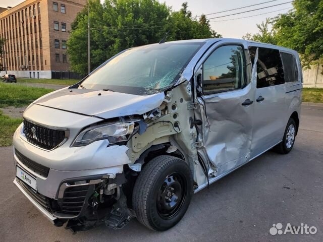 Peugeot Traveller 1.6 МТ, 2018, битый, 5 000 км