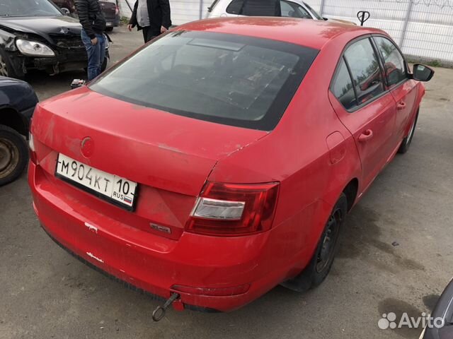 Skoda Octavia 1.6 МТ, 2014, битый, 200 000 км