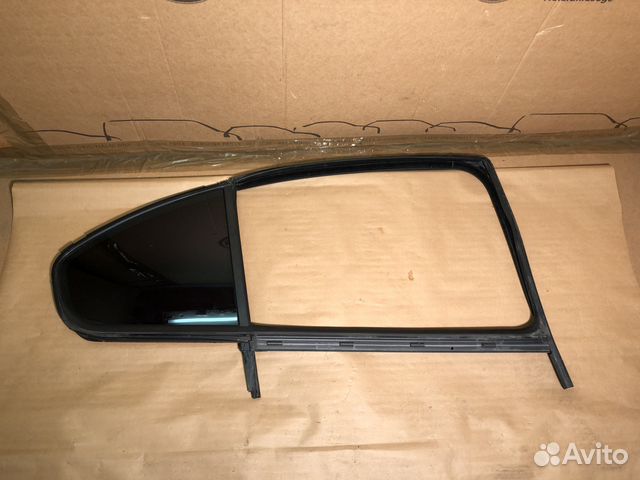 Форточка с уплотнителем зад. прав.двери Octavia a5