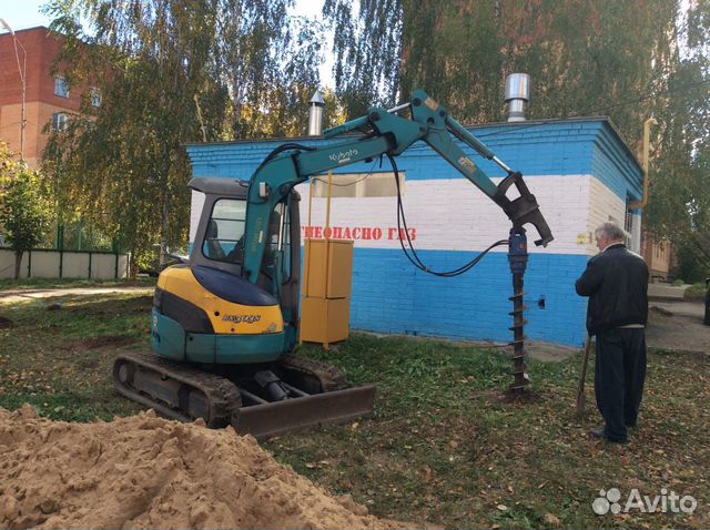 Услуги аренда миниэкскаватора с ямобуром Услуги аренда миниэкскаватора с ямобуром