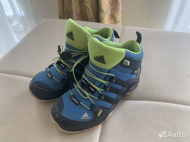 Ботинки Adidas, межсезонье Ботинки Adidas, межсезонье