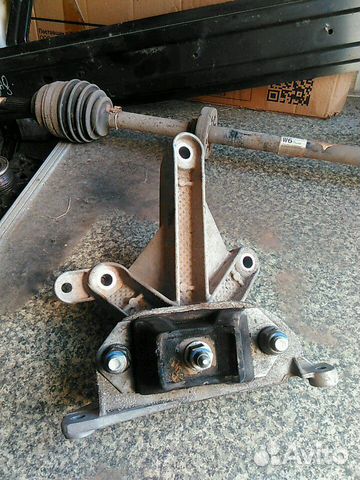 Кронштейн крепления опоры двс и кпп Рено Логан