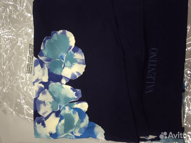 Платок женский от Valentino Платок женский от Valentino