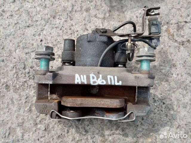 Суппорт передний левый Audi A4 B6 1.8T 2001 Суппорт передний левый Audi A4 B6 1.8T 2001
