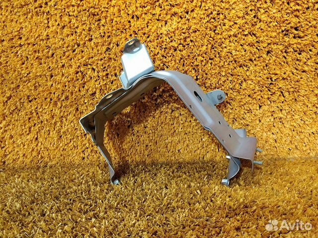 Кронштейн крыла передний правый Audi Q7 2 4M