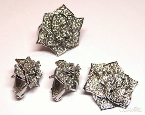 Золотой комплект 750 пробы с бриллиантами 7.25 ct Золотой комплект 750 пробы с бриллиантами 7.25 ct