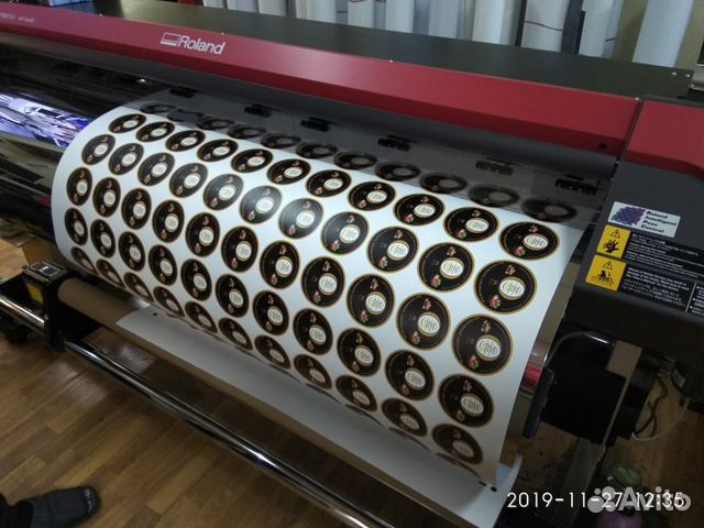 izgotovlenie etiketok nakleek