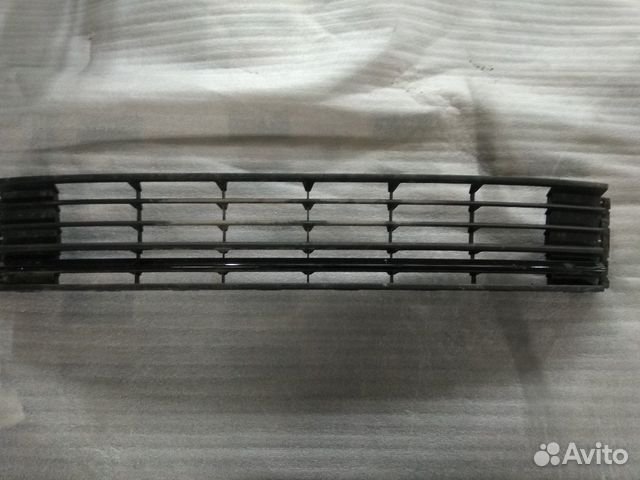 Volkswagen Polo решетка переднего бампера