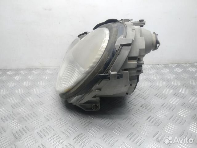 Фара левая Mercedes Benz C W203 2001-2004 Фара левая Mercedes Benz C W203 2001-2004