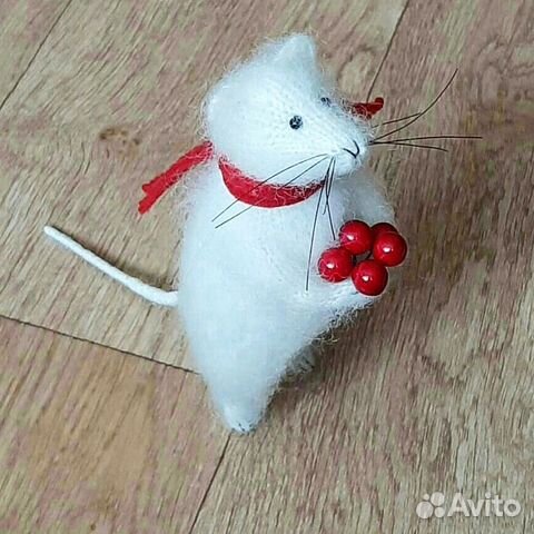 Мышка из мохеровой пряжи