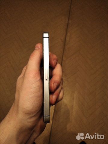 Телефон iPhone 5S