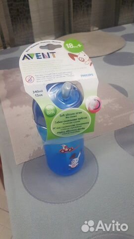 Поильник Avent с трубочкой новый Поильник Avent с трубочкой новый