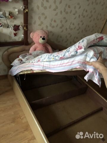 Кровать