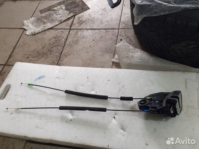 Замок двери задний правый Toyota Rav4 Camry V50 55