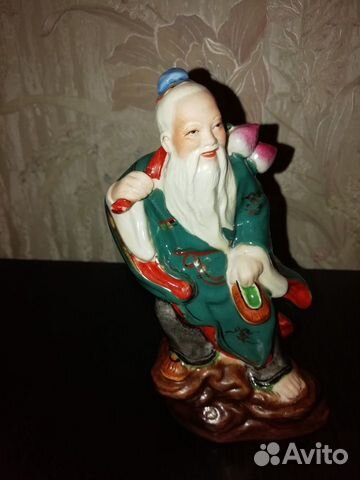 Фарфоровая статуэтка Старик с персиками Китай 1950