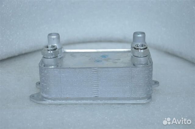 Радиатор масляный Mercedes W204 W207 W212 R218 Радиатор масляный Mercedes W204 W207 W212 R218