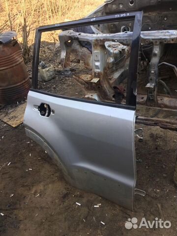 Задняя правая дверь Mitsubishi Pajero 3 Задняя правая дверь Mitsubishi Pajero 3