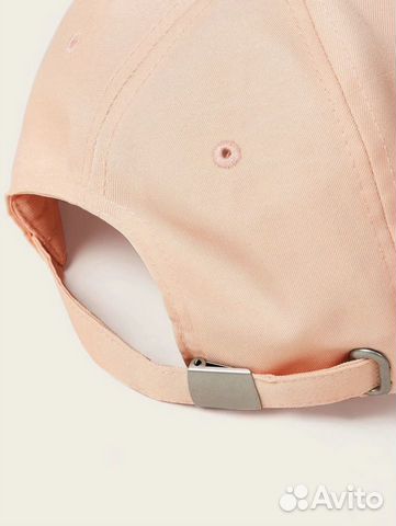 Новая бейсболка с текстовой вышивкой