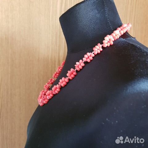 Коралловые бусы