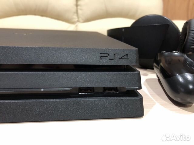 Sony PlayStation 4 PRO + Гарнитура Wireless Stereo