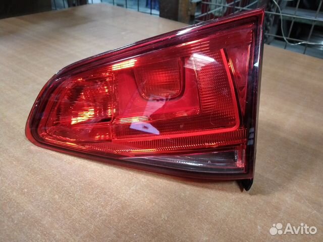 Фонарь задний внутренний правый VW Golf VII